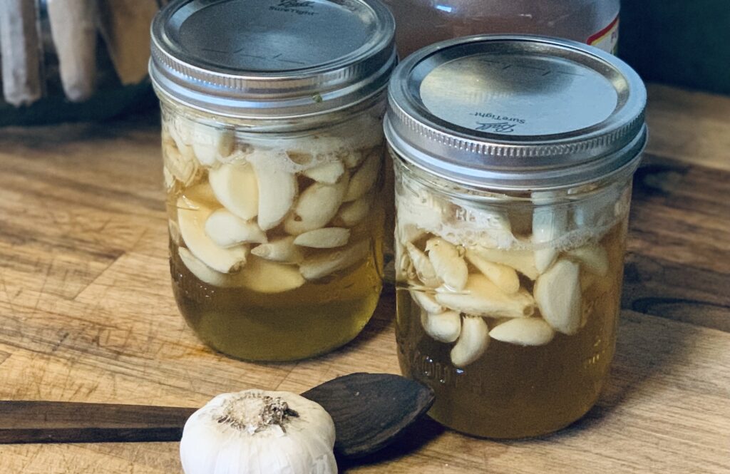 Il siroppo d’aglio è molto più sano della penicillina e si prepara molto facilmente: ricetta + modalità d’uso