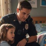 Una bambina ha chiamato i soccorsi dicendo che sentiva strani rumori sotto il suo letto