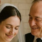 Un uomo di 70 anni sposa una ragazza di 20 anni