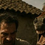 In un antico villaggio, situato tra montagne e campi bruciati dal sole, viveva una vecchia di nome Maria