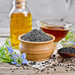 Olio di semi di cumino nero: il rimedio dimenticato per allergie, pelle e pressione arteriosa (ricetta e applicazione)