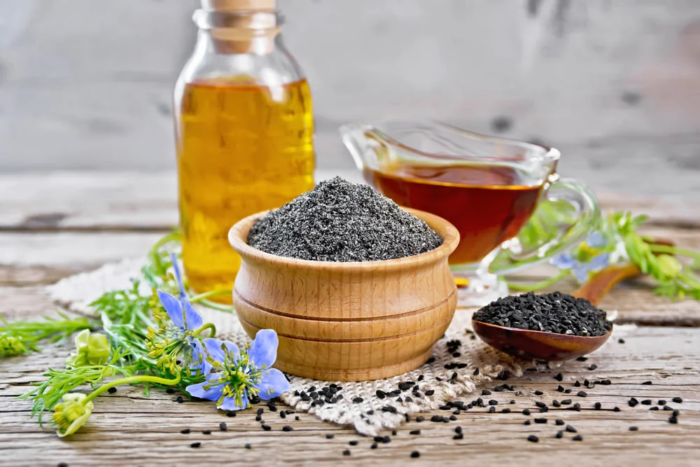 Olio di semi di cumino nero: il rimedio dimenticato per allergie, pelle e pressione arteriosa (ricetta e applicazione)