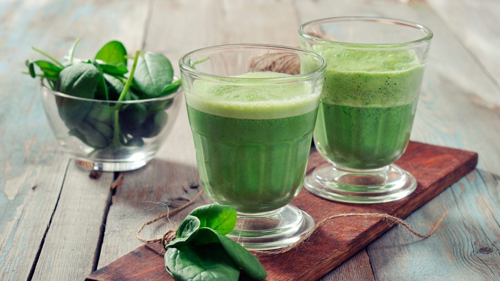 Spinaci: benefici e ricette di succo per una giornata piena di energia e un plus di salute
