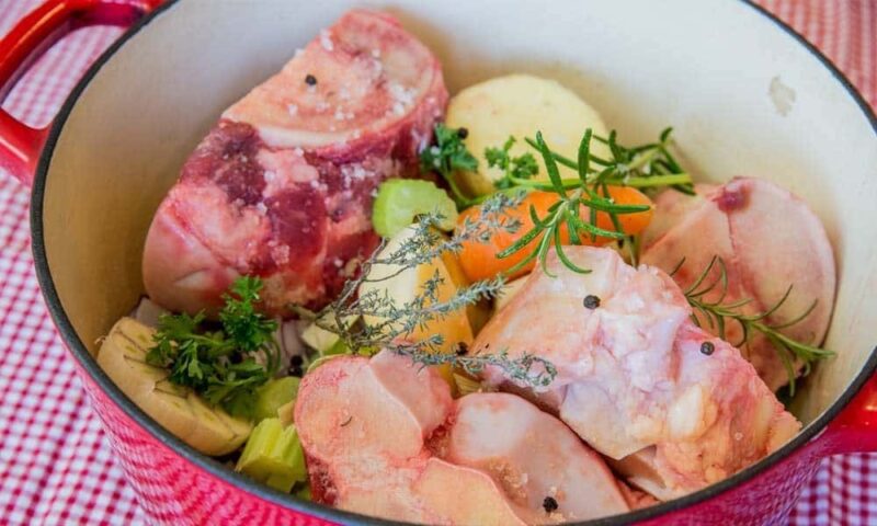 Brodo di ossa: elisir per articolazioni, digestione e sistema immunitario