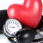 11 alimenti naturali che abbassano la pressione sanguigna e si prendono cura del tuo cuore