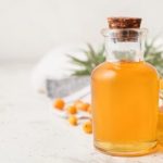 Olio di rosa canina: un alleato per le donne in menopausa