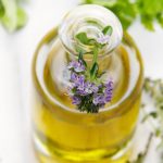 L’olio di timo, alleato naturale contro i dolori articolari e i raffreddori estivi