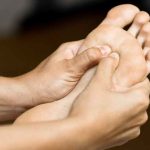 Cosa succede se massaggi i piedi con olio di chiodi di garofano prima di andare a letto (modo di preparazione)