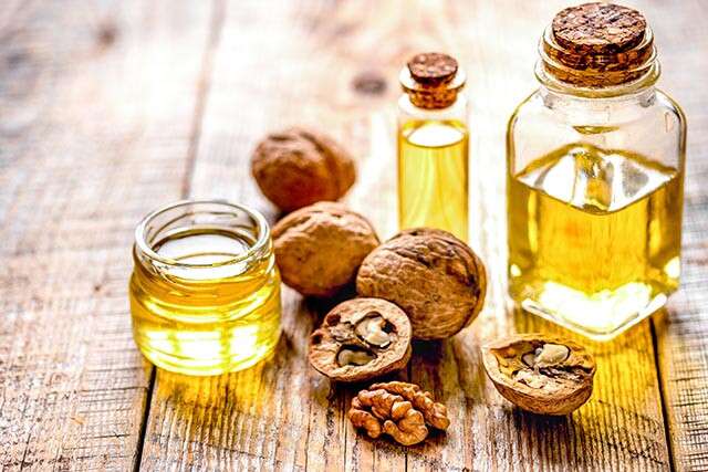 I benefici del olio di noce per cuore, pelle, intestino e altro