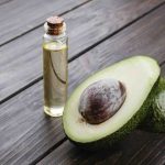 Olio di nocciolo di avocado: benefici straordinari e ricetta semplice che puoi fare a casa