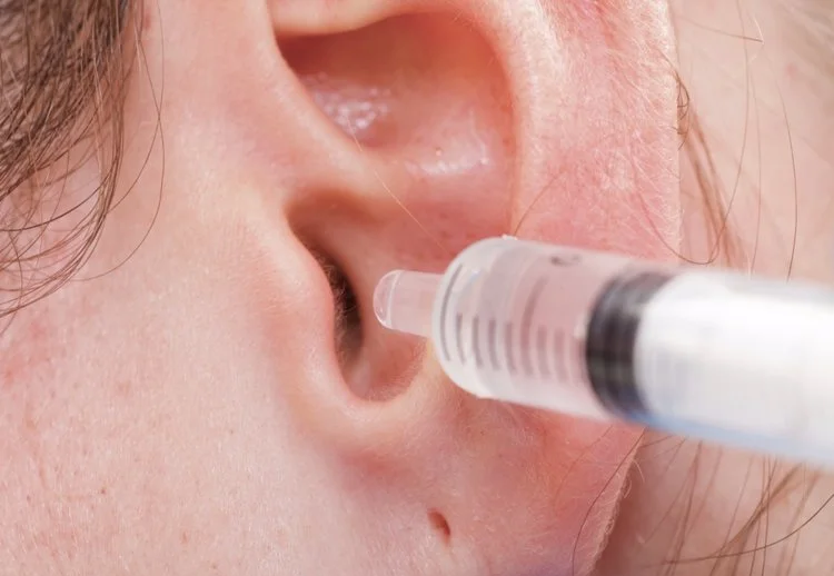 Orecchie tappate? Prova questi metodi efficaci