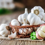 Aglio crudo: 7 benefici per combattere le malattie