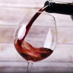 24 benefici del vino rosso per la salute, la pelle e i capelli