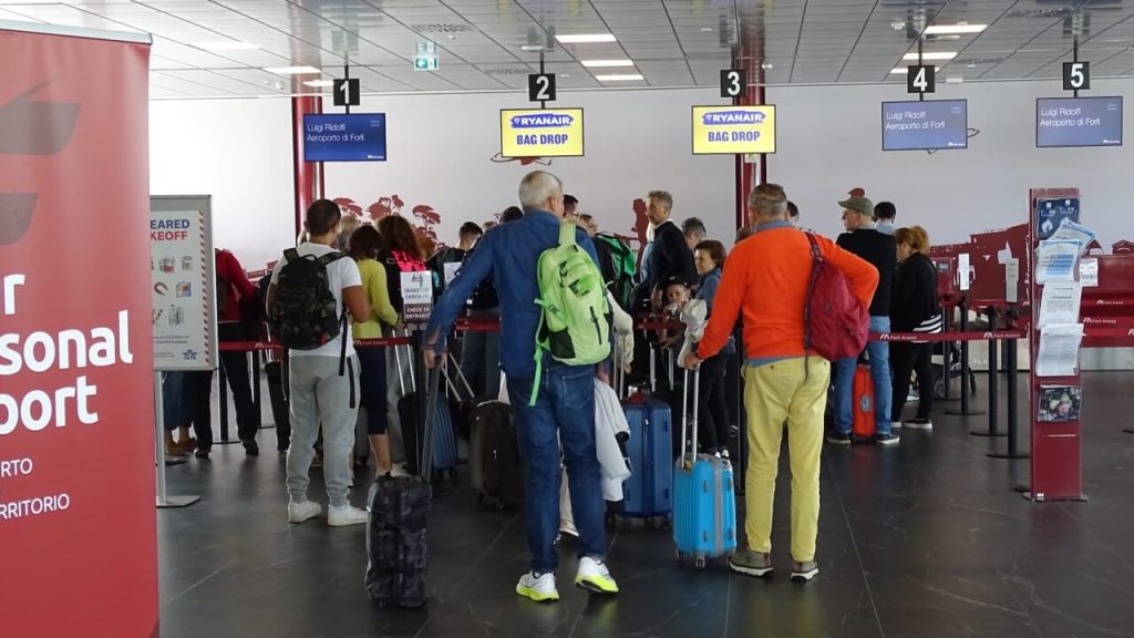 Aeroporto Ridolfi: addio tasse d’imbarco. Ecco cosa cambia e chi paga il conto