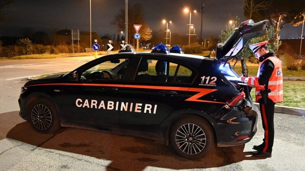 Controlli stradali: tre uomini denunciati per spaccio di cocaina