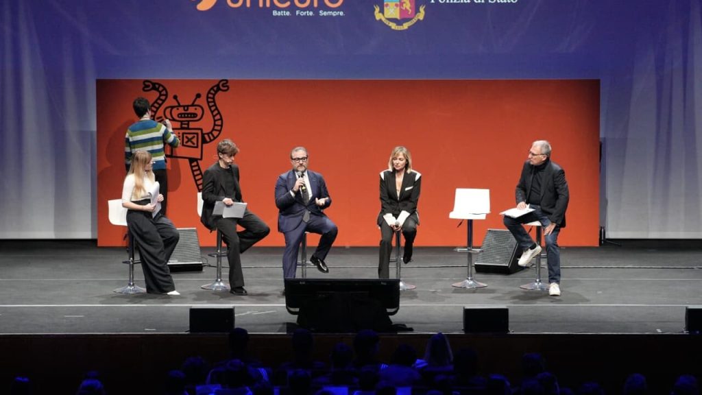 “Cuori connessi”: Dieci anni di lotta contro il cyberbullismo e oltre 240.000 studenti coinvolti