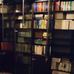 Un tesoro di 1500 libri in cerca di lettori: la donazione di Piero Gardini