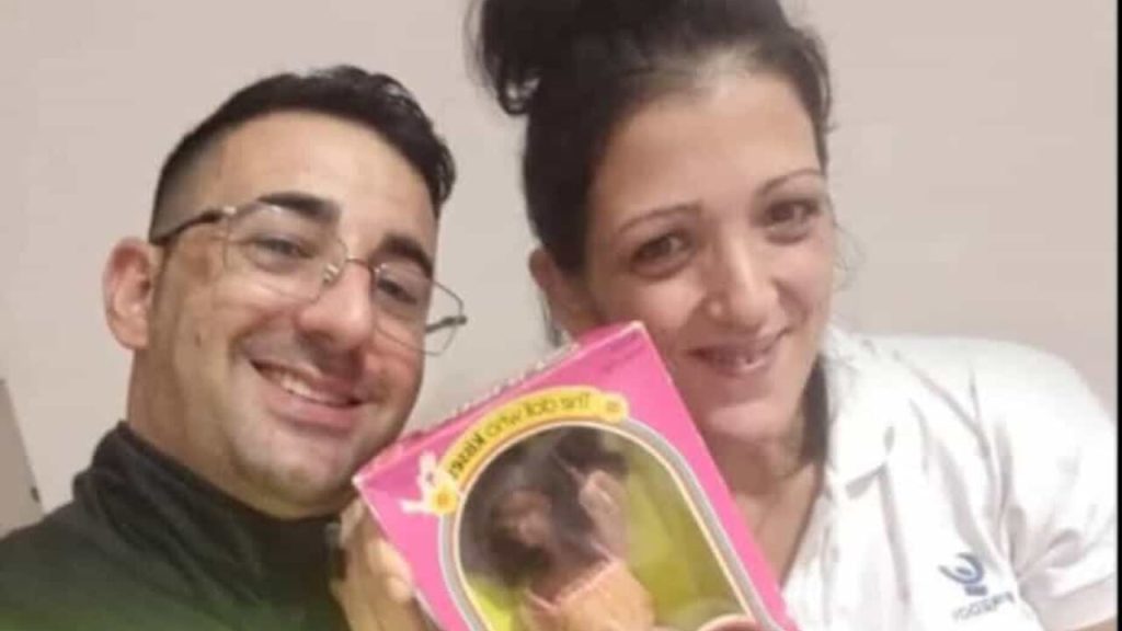 La sfortuna ferma l’apertura del negozio di giocattoli vintage: un’avventura rimandata