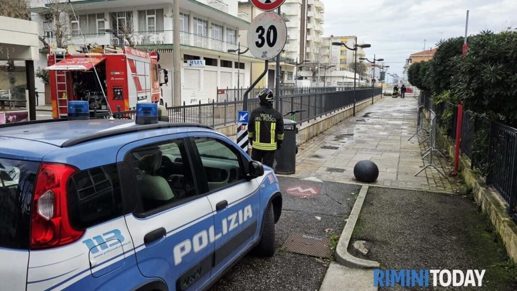 Ordigno bellico bloccato sui binari: caos ferroviario tra Rimini e Riccione