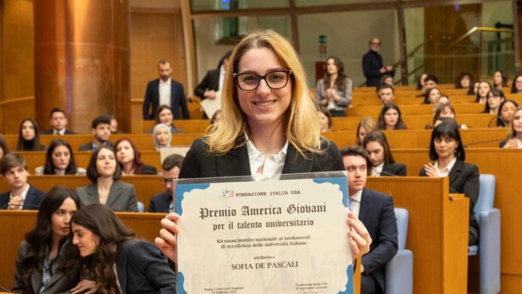 Sofia De Pascali trionfa al Premio America Giovani: un talento forlivese pronto a conquistare il mondo