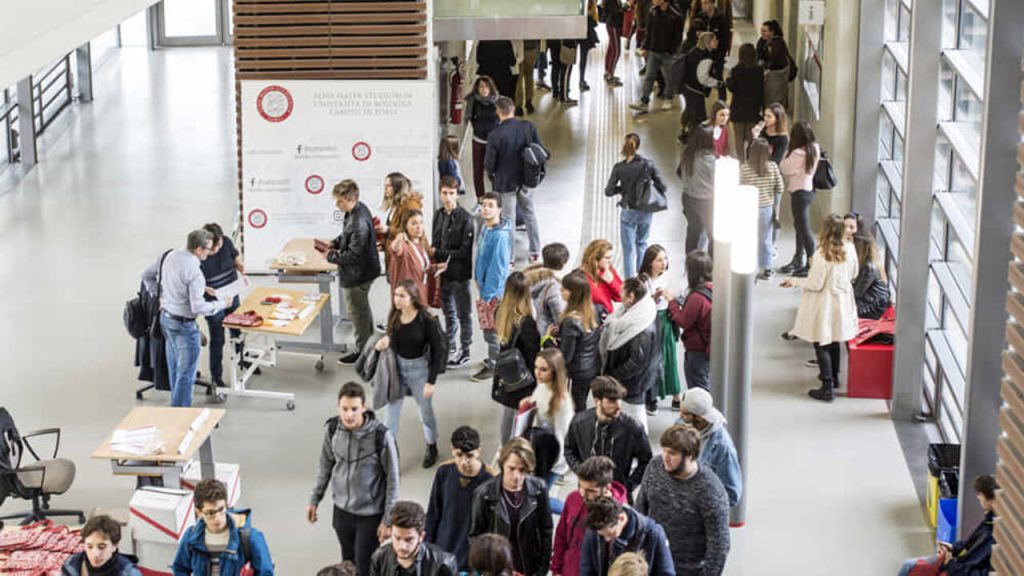 Università di Bologna: 2,5 milioni per garantire le borse di studio a tutti gli idonei