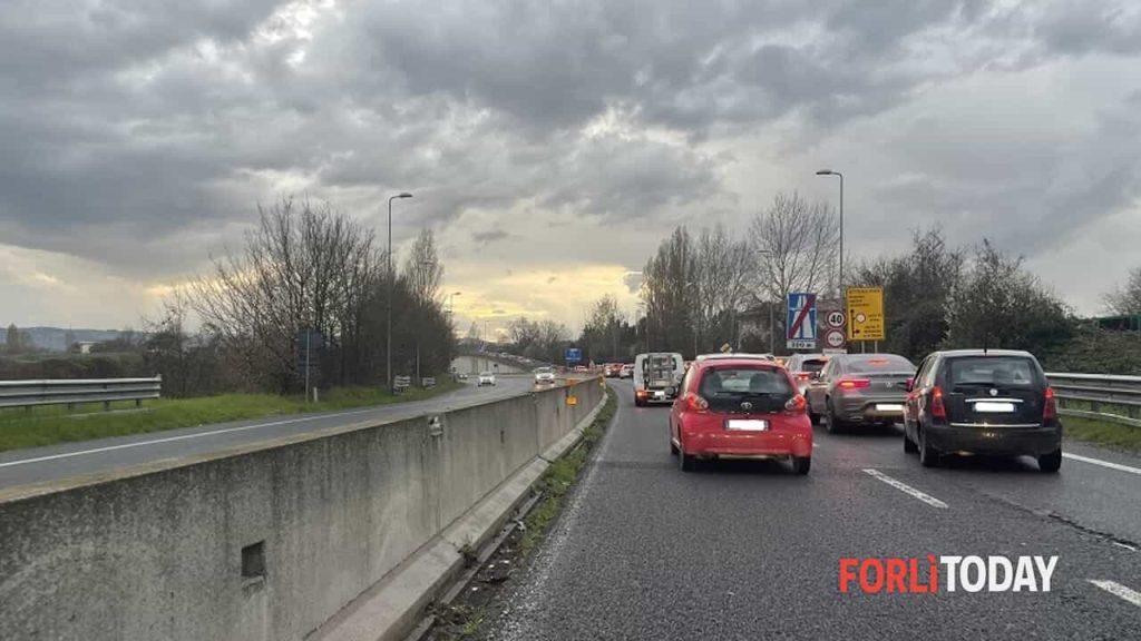 Incidente al tunnel dell’aeroporto: traffico paralizzato sulla Tangenziale