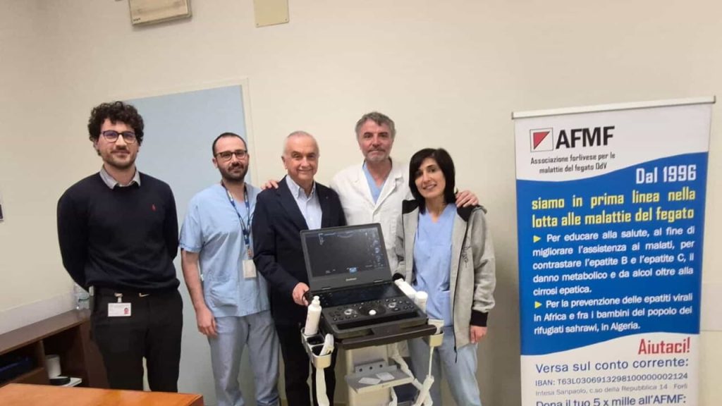 Un ecografo da 27mila euro per la Gastroenterologia: l’Afmf celebra trent’anni di impegno
