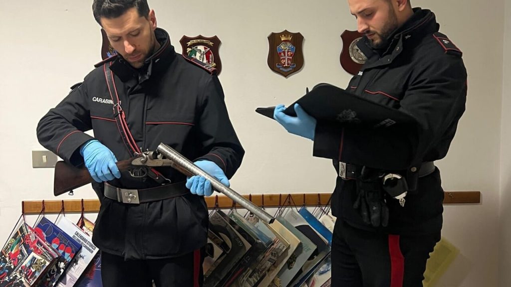 Arma modificata e munizioni occultate: un caso di detenzione illegale a Forlì