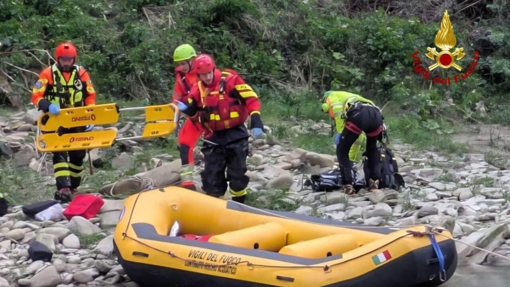 Uomo precipita da un ponte nel fiume Bidentina: salvato in extremis dall’elisoccorso