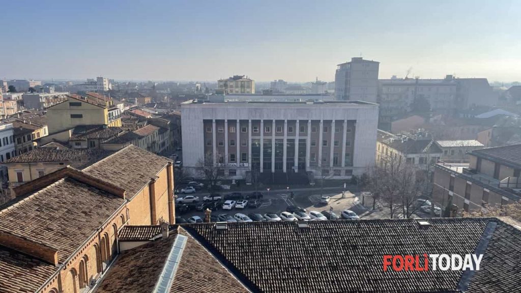 Indagini su un operatore della Croce Rossa: cinque anziani morti durante il trasporto in ospedale