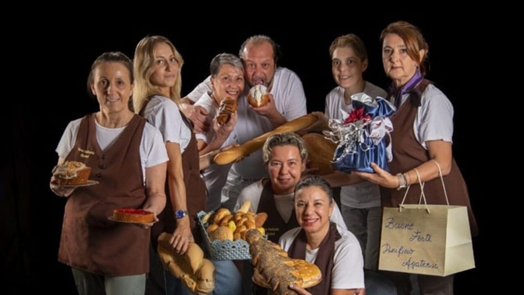 Solidarietà in Azione: Il Calendario di Vecchiazzano Raccoglie Oltre 2.000 Euro per le Scuole