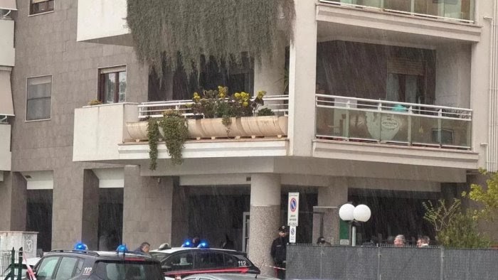 Bisceglie, dramma in via Vittorio Veneto: coppia si lancia nel vuoto