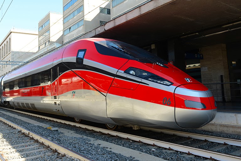 Guasti sulla Linea AV Napoli-Roma: Ritardi e Cancellazioni Devastanti