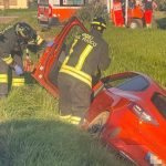 Incidente lungo la Cervese: auto nel fosso, miracolati i passeggeri