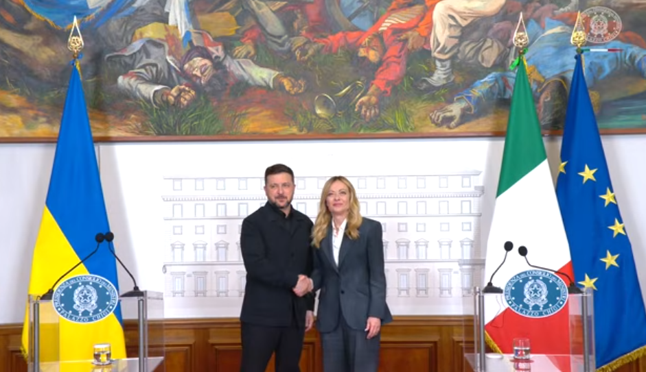 Zelensky a Roma: l’Italia si schiera con Kiev mentre la Russia intensifica gli attacchi