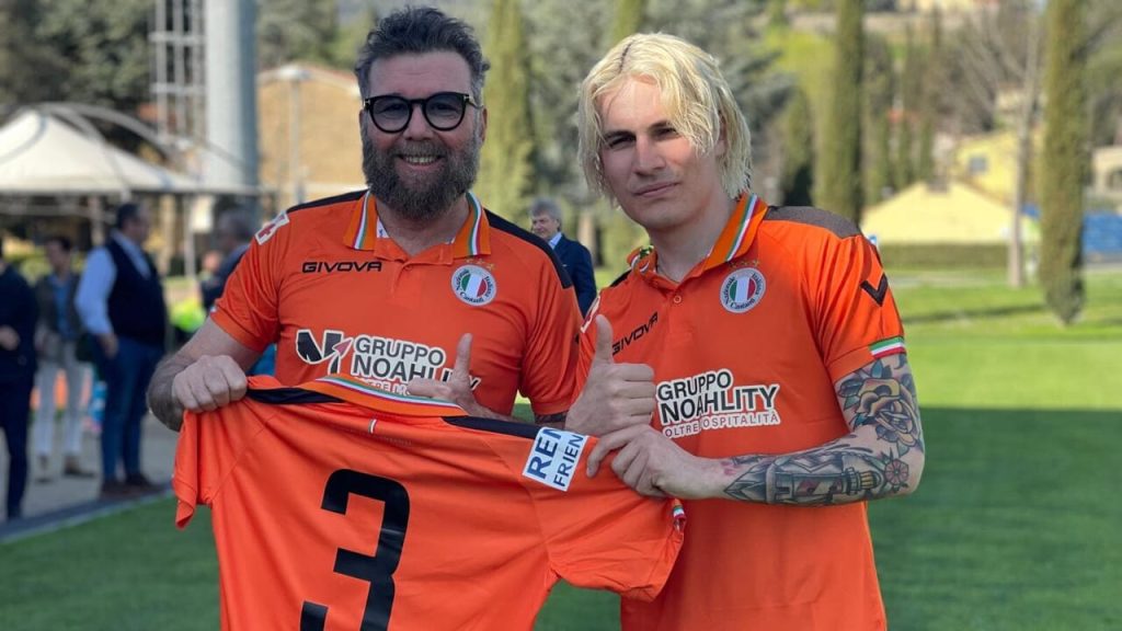 Partita del Dono: il duello tra Nazionale Cantanti e Amici di Silver promette emozioni forti