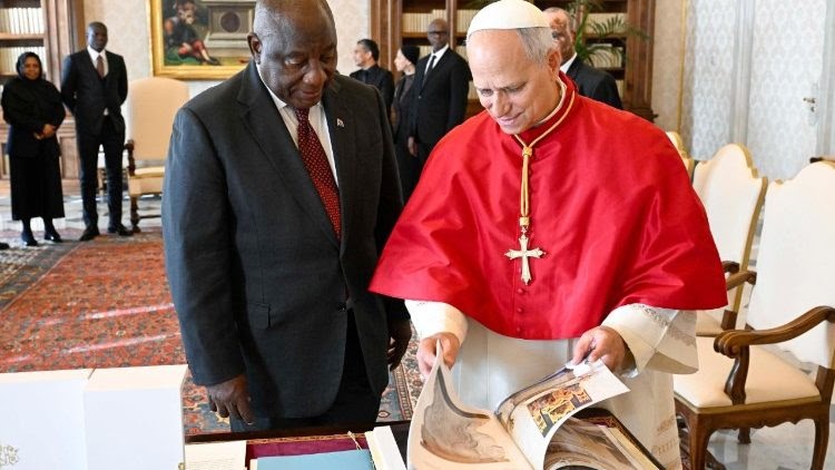 Papa Leone XIV in Africa: un urgente richiamo alla pace in Camerun e Algeria