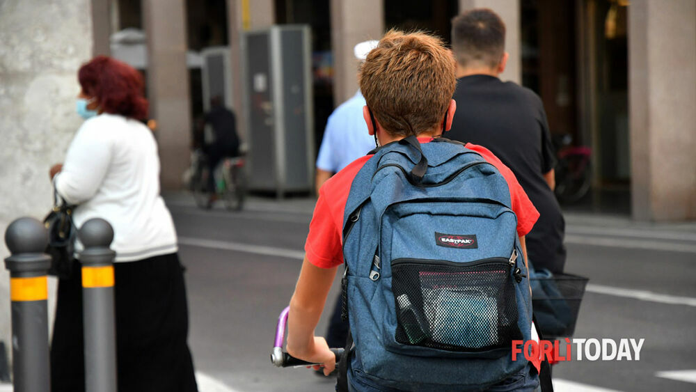 A piedi o in bici: il nuovo volto della mobilità scolastica