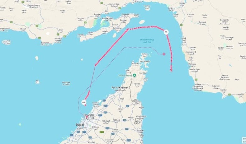 Tensione nel Golfo: la petroliera cinese sfida il blocco navale tra escalation militare e negoziati diplomatici