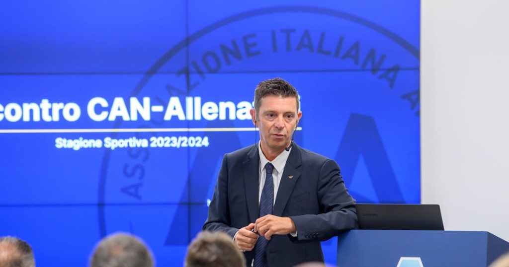 <b>Serie A, il designatore arbitrale Rocchi sotto inchiesta per frode sportiva</b>