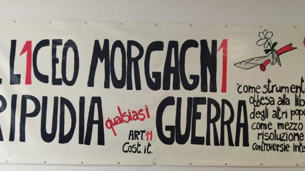 “Il Liceo Morgagni si schiera contro la guerra: un messaggio chiaro dalla scuola”
