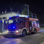 Fiamme devastanti a Casemurate: palazzina evacuata, due persone in ospedale