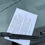 Vandalismi in serie: la guerra dei parcheggi in via dei Cavalieri