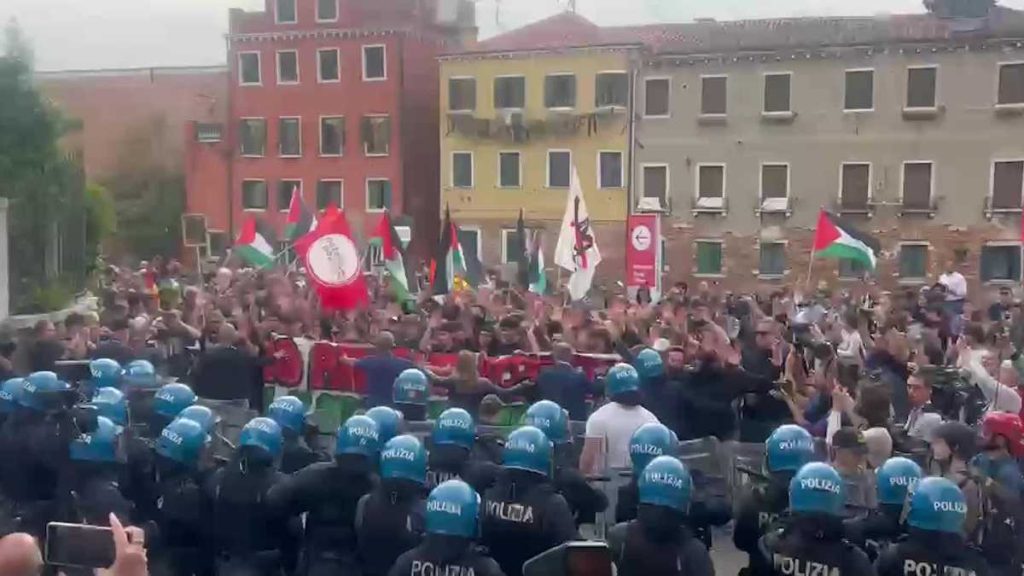 Scontri a Venezia: il corteo per la Palestina sfida la polizia