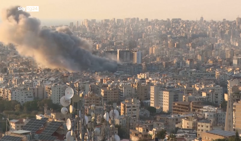 Tensioni Crescenti nello Stretto di Hormuz: Gli USA Rispondono agli Attacchi Iraniani