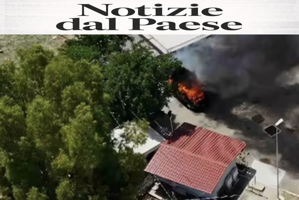 Cosenza, quattro vittime in un’auto in fiamme: si indaga per omicidio